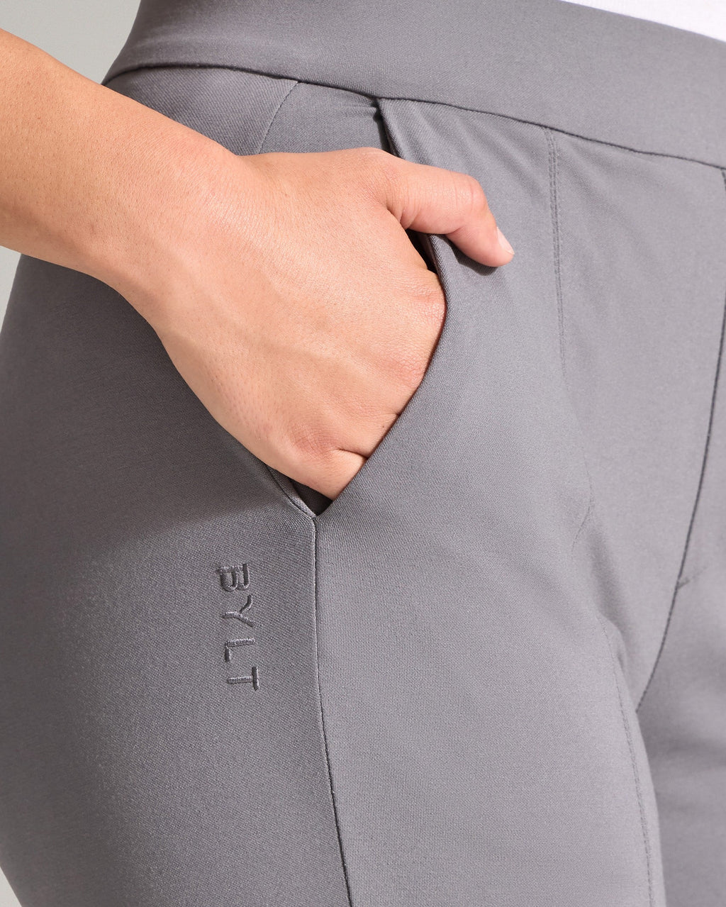 Women's Everyday Slim Ankle Pant